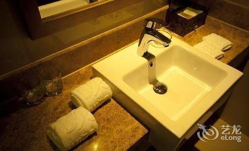 Heyi Hotel Hefei Changjiang Middle Road Eksteriør billede